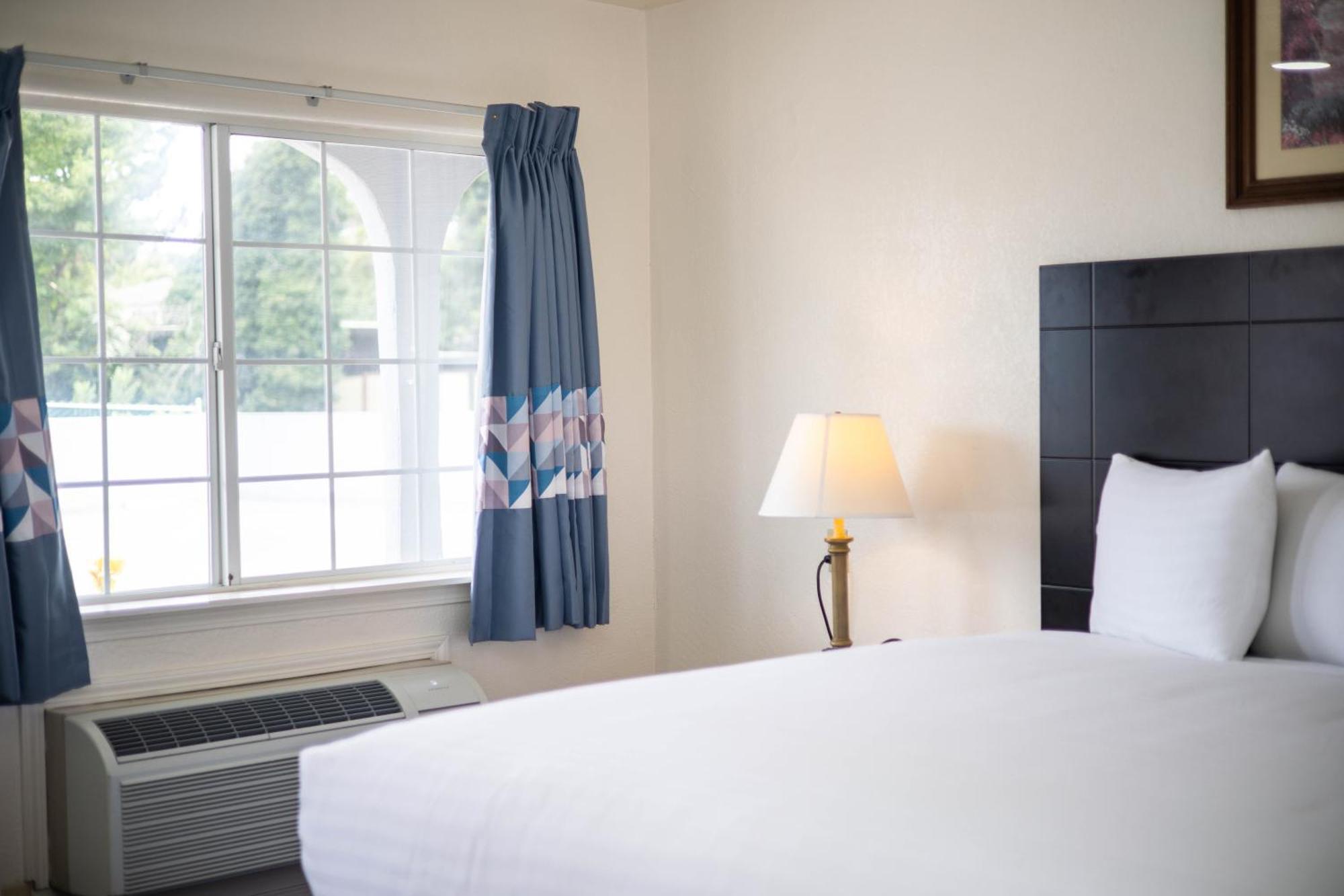 Deluxe Inn Хейуорд Экстерьер фото
