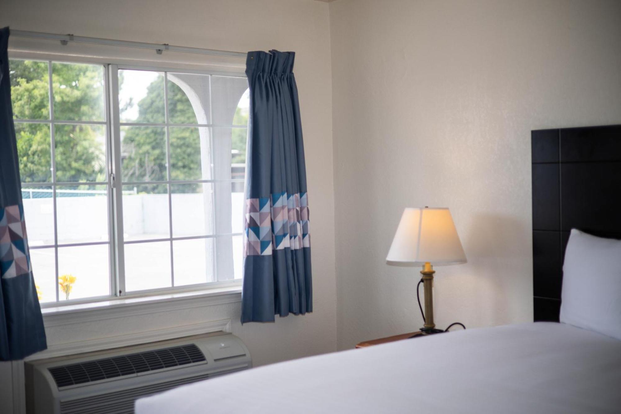 Deluxe Inn Хейуорд Экстерьер фото